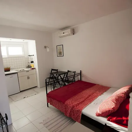 Barka Apartment *