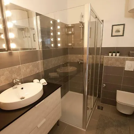 Barka Apartment